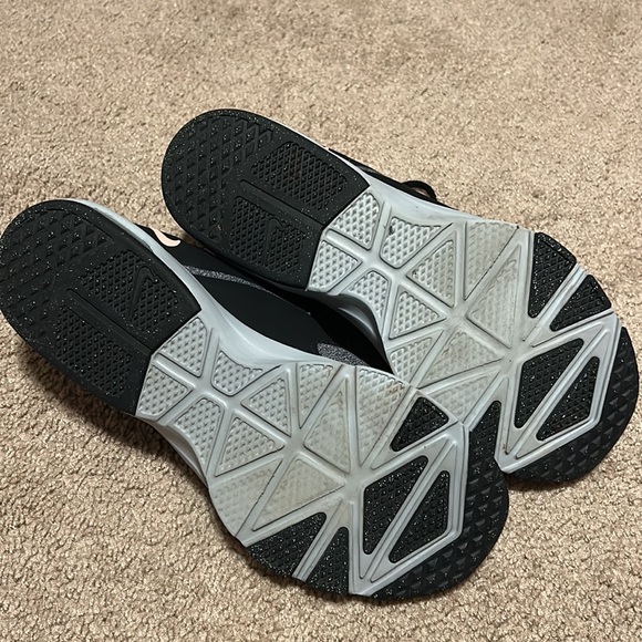 Nike Air Bella TR Womens Size 9.5 Gray/Black Running/Training Shoes - Picture 5 of 6